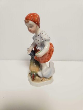 HEREND Hungary Porcelain Figurine GIRL FEEDING CHICKENS 5843 2