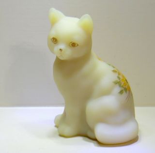 Fenton Hand Painted Cat Figurine Daisies On Cameo Satin Signed 5165