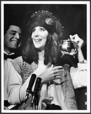 Cher Harvard Hasty Pudding Award 1985 Boston Globe Photo