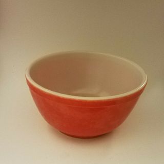 Pyrex Vintage Red Mixing Bowl Vintage Us Off T.  M.  Reg 7”