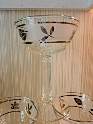 VINTAGE 8 Libbey Glass Co.  SILVER Frosted Leaf Tall Champagne Cocktail Glasses 2