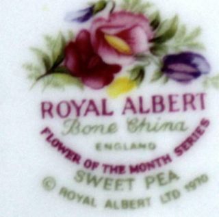 Royal Albert FLOWER OF THE MONTH (Montrose) Salad Plate April 5