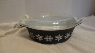 Vintage Pyrex Black & White Snowflake Oval 1 1/2 Qt Casserole Bakeware With Lid