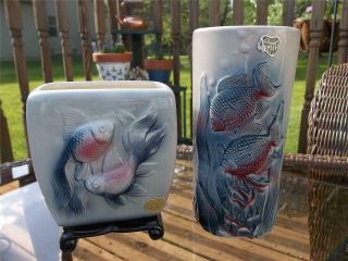 2 Vtg Royal Copley Asian Koi Fish Blue Pink Planter & Cylinder Vase W/ Stickers