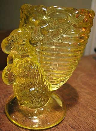 Vtg Fenton Yellow Art Glass Easter Bunny Rabbit Basket Egg Cup Toothpick Holder