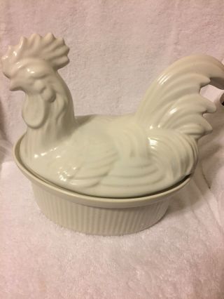 Vintage White Hen/calif 5697 - 43/soup Tureen/cookie Jar/whatever ??