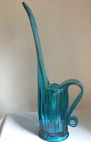 17” Mid Century Modern L.  E.  Smith Stretch Glass Pitcher / Vase Electric Blue