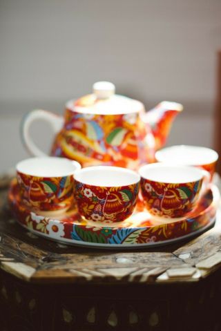 Festive Chinese Wedding Tea Ceremony Printed Teapot,  4 Teacup Set,  Haircomb