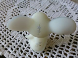 FENTON WHITE SATIN MOUSE HAND WITH HINT OF BLUE HAND PAINTED D BARBOUR STICKER 2
