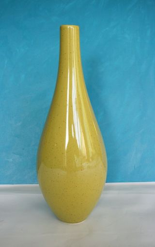 Royal Haeger Green Ceramic Vase Mid Century Modern Design Sleek Teardrop Shape