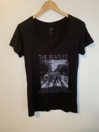 Women’s The Beatles Abbey Road Album Black V Neck Short Sleeve T Shirt Sz Medium