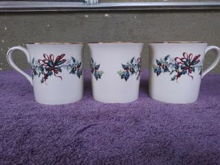 Lenox Winter Greetings Accent Mugs Cups Holly Berries Red Ribbon Set Of 3