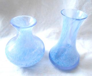 Caithness Scotland 2 x blue swirl small bud glass vases vgc 2