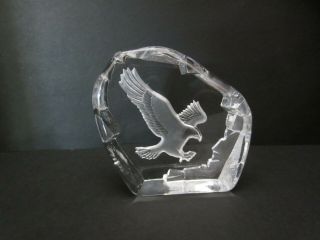 Nybro Sweden Etched Crystal Lead Glass Sculpture Paperweight Eagle Ss