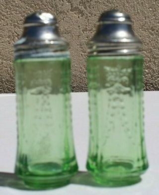 Vintage Depression Federal Glass Madrid Green S&p Salt Pepper Shakers