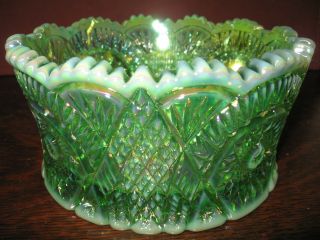 Green Opalescent Iridescent / Carnival Glass Serving Candy Bowl Diamond Pattern