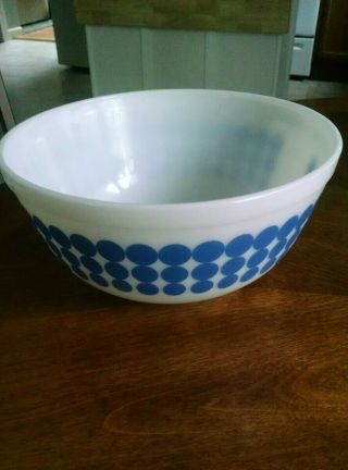 Vintage 403 Pyrex White With Blue Polka Dots 2 1/2 Quart Mixing Nesting Bowl