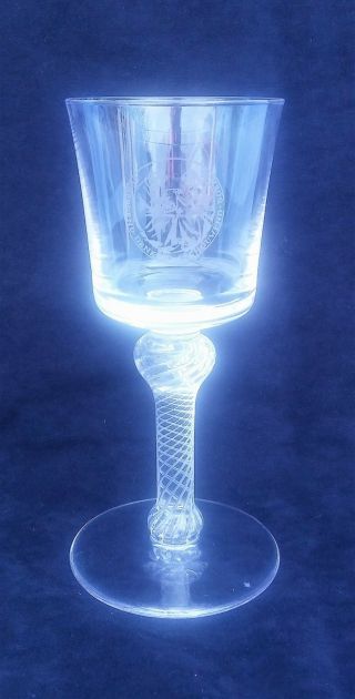 Air Twist Crystal Wine Glass Etched Scheppend Denken Schouwend Doen 7 1/4 " H.