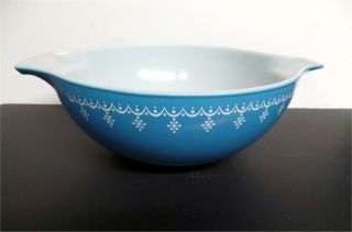 Vintage Pyrex Blue Garland Snowflake 444 Cinderella 4qt Mixing Bowl