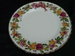 Rare Royal Albert " Old Country Roses  Holiday Wreath " Christmas Plate