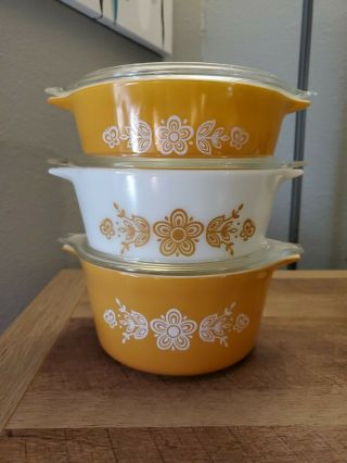 Set Of 3 Vintage Pyrex Butterfly Gold Casserole Dishes W/ Lids - 471 472 & 473