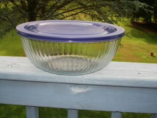 Pyrex Large Glass Ribbed Bowl 4.  5 Qt.  / Blue Plastic Storage Lid 7404