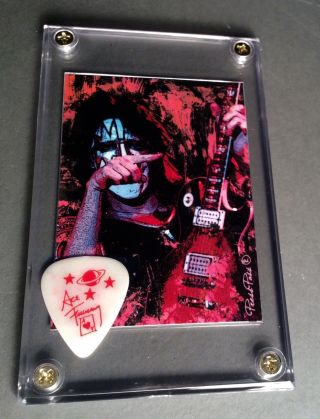 Kiss Ace Frehley Legends Card / Glow In The Dark Japan Guitar Pick Display