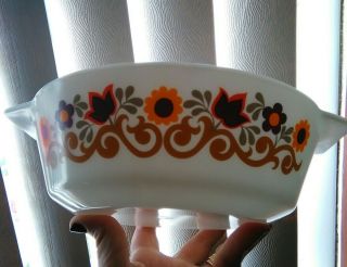 Vintage Pyrex Jaj England Briarwood Milk Glass Casserole Dish With Floral Flower