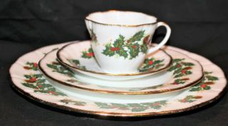 Queens Rosina Yuletide 4 Piece Place Setting