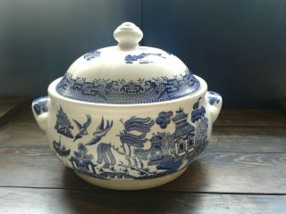 Churchill England Blue Willow Covered Casserole Vegetable Dish Tureen