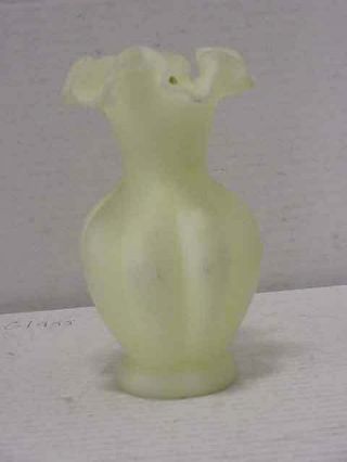 Fenton Pale Yellow/green Custard Uranium Vaseline Glass 6” Fluted Vase