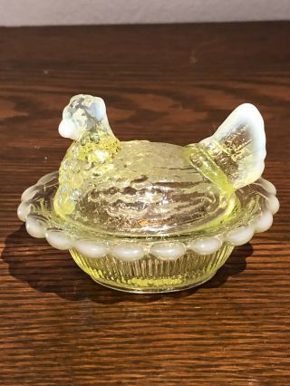 Vintage Westmoreland Miniature Mini Chicken Hen On Nest Salt Dip Glass Dish