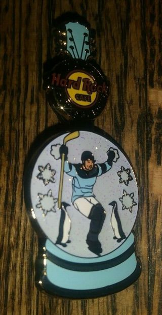 Hard Rock Cafe Hrc Hockey Player Snow Globe Collectible Pin /le Rare