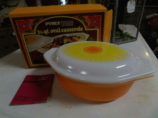 Vintage Pyrex Daisy Oval Casserole With Lid 1.  5 Qt With Box.