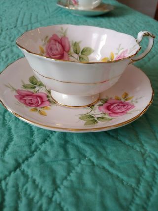 Paragon Teacup & Saucer Pink Large Roses Cabbage England Wide Mouth Lovely 2