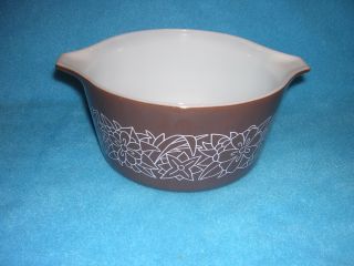 Pyrex Brown Woodland 473 - B Pattern 7 1/2 " From Handle To Handle,  3 1/4 " Deep