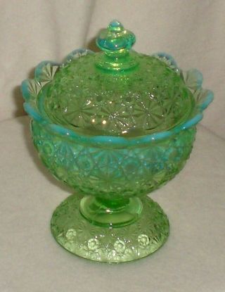 Vintage L.  G.  Wright Green Opalescent Daisy And Button Pattern Candy Dish