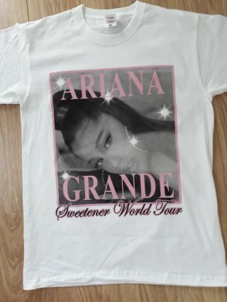 Ariana Grande Sweetener World Tour T Shirt Size Small