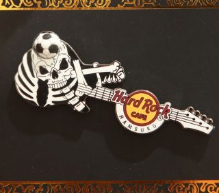 Hard Rock Cafe Pin Hamburg 3d Soccer Skull Ball Rubber Guitar Skeleton Halloween