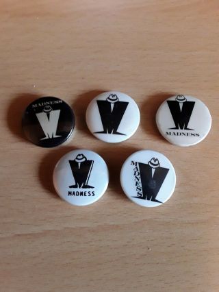 5 X Vintage Madness Suggs Nutty Ska 2 Two Tone Pin Badges (set 3)