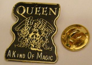 Queen Freddie Mercury A Kind Of Magic Vintage Pin Badge Z4x