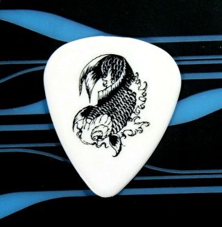 Slash & The Conspirators // Myles Kennedy Tour Guitar Pick // White/black Koi