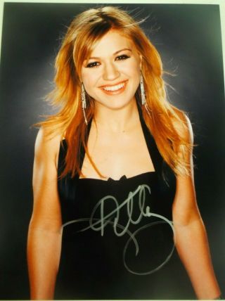 Kelly Clarkson Autographed Color Photo