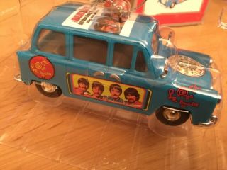 THE BEATLES BLUE TAXI CAB WITH DECALS CLINTON ' S HEIRLOOM ORNAMENT MIB 2