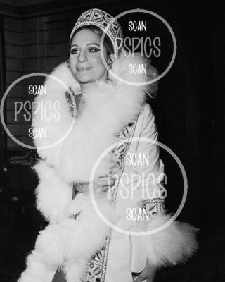 Barbra Streisand - Orig 1969 B&w Candid Photo @ Dolly Premiere