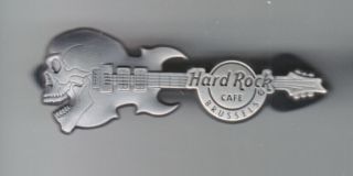 Hard Rock Cafe Pin: Brussels 3d Skull Guitar Le350