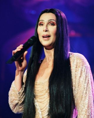 Cher - Photo B - 15
