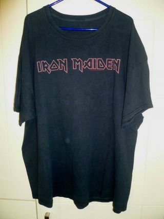 Iron Maiden - 2017 Vintage " Iron Maiden " Black T - Shirt