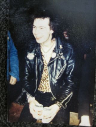 Sex Pistols.  Punk.  Very Rare 1977 Unpublished Photo.  5.  Sid Smiling