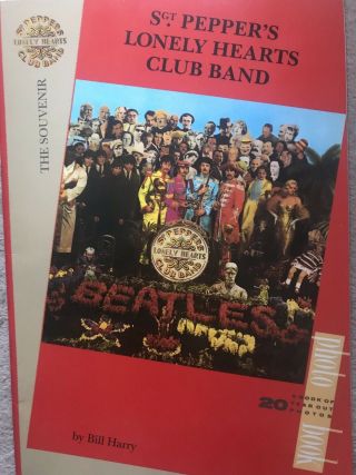 Sgt Pepper’s Lonely Hearts Club Band Giant Poster Souvenir Photo Poster Book